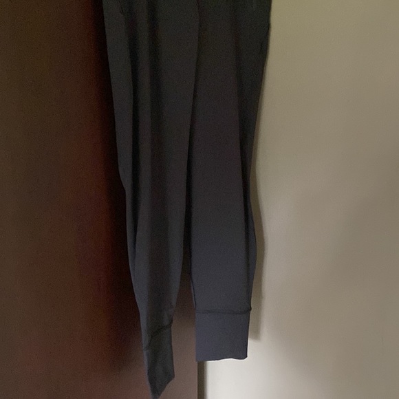 Black Lululemon Joggers 🖤🍋 - Picture 5 of 6